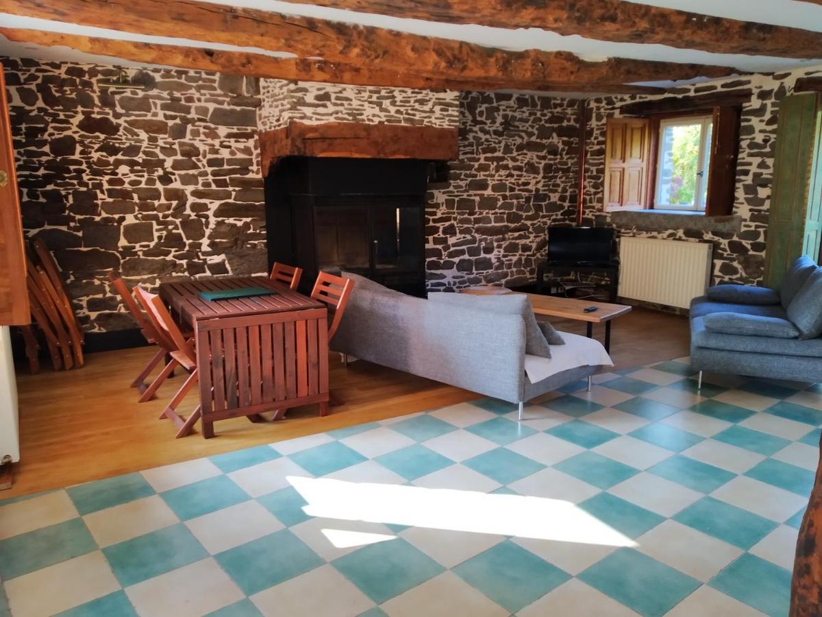 Maison En Pierre Dans Son Nid De Verdure Roz-Landrieux Exteriér fotografie