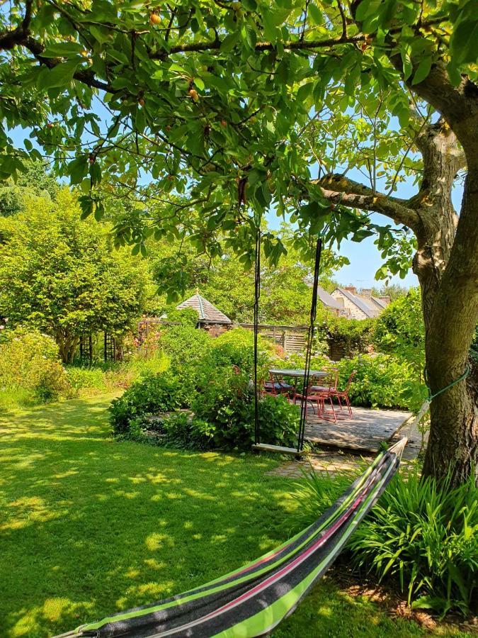 Maison En Pierre Dans Son Nid De Verdure Roz-Landrieux Exteriér fotografie