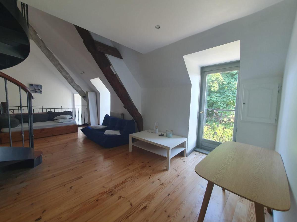 Maison En Pierre Dans Son Nid De Verdure Roz-Landrieux Exteriér fotografie