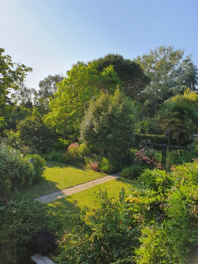 Maison En Pierre Dans Son Nid De Verdure Roz-Landrieux Exteriér fotografie